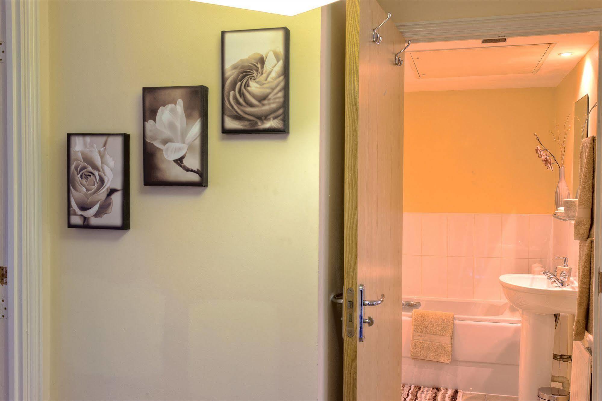 The Lindley Suite - Simple2Let Serviced Apartments Huddersfield Exterior foto