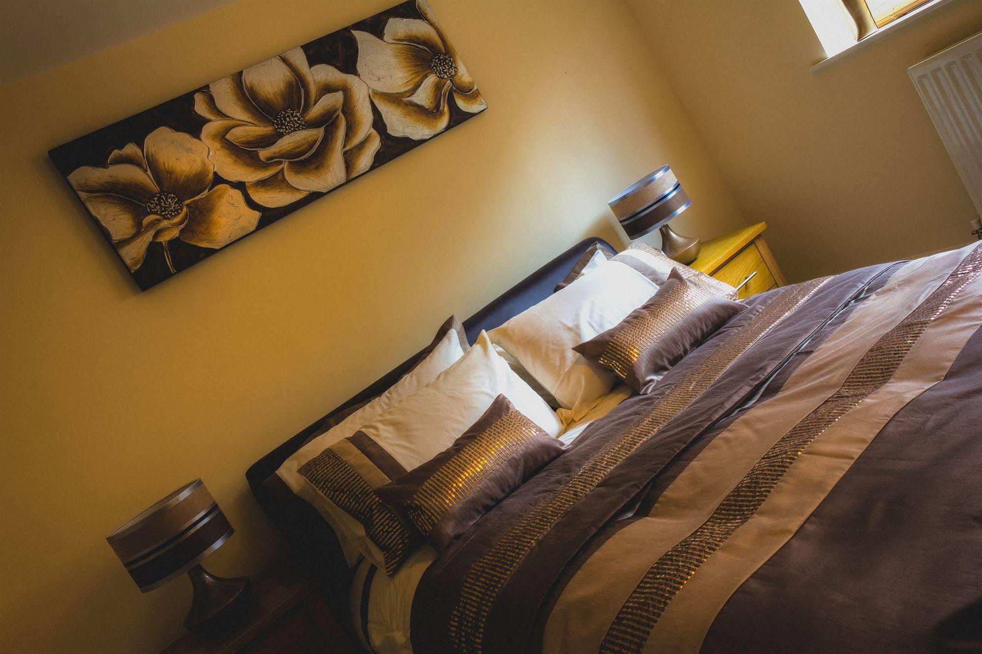 The Lindley Suite - Simple2Let Serviced Apartments Huddersfield Exterior foto