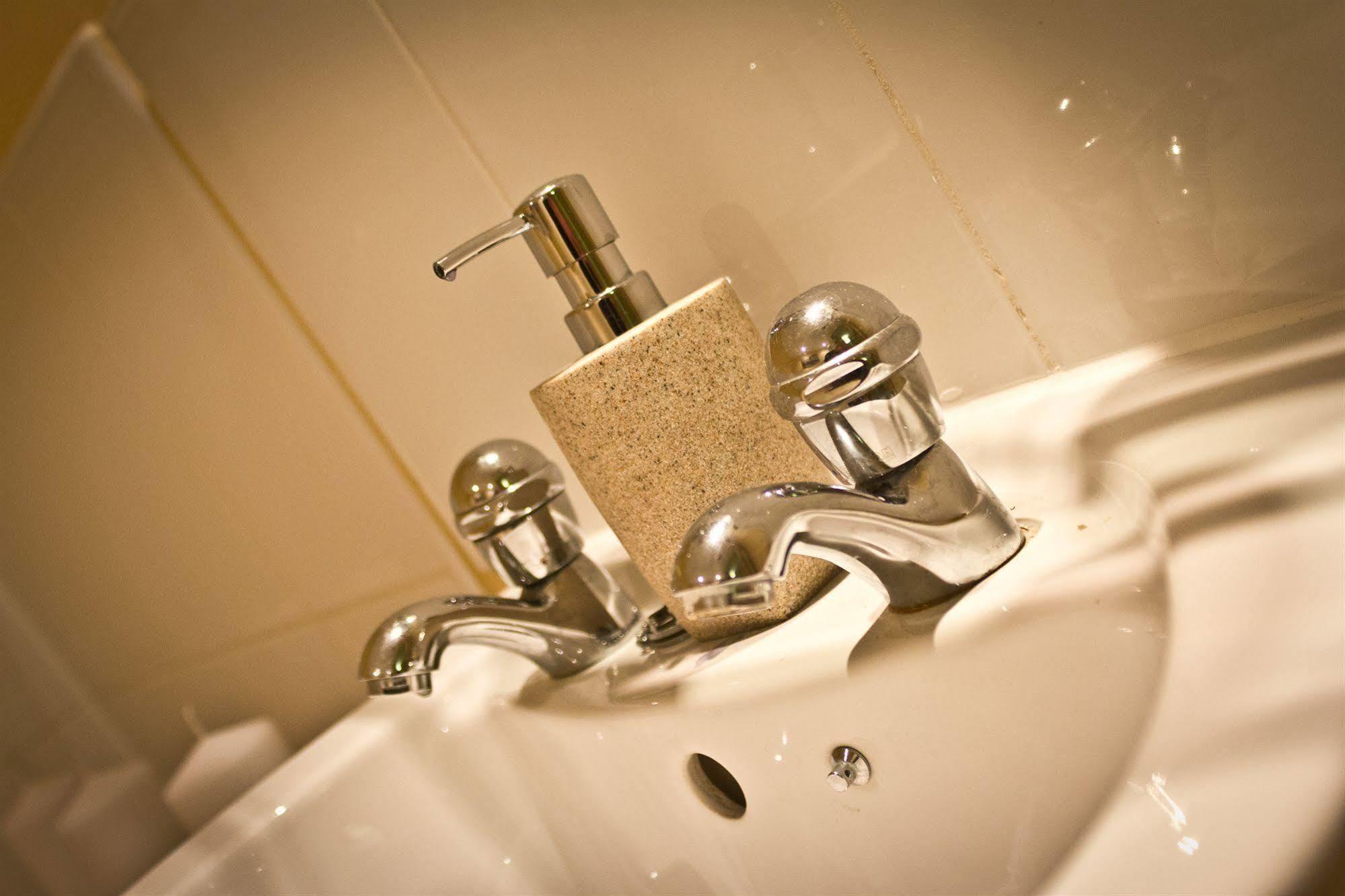 The Lindley Suite - Simple2Let Serviced Apartments Huddersfield Exterior foto