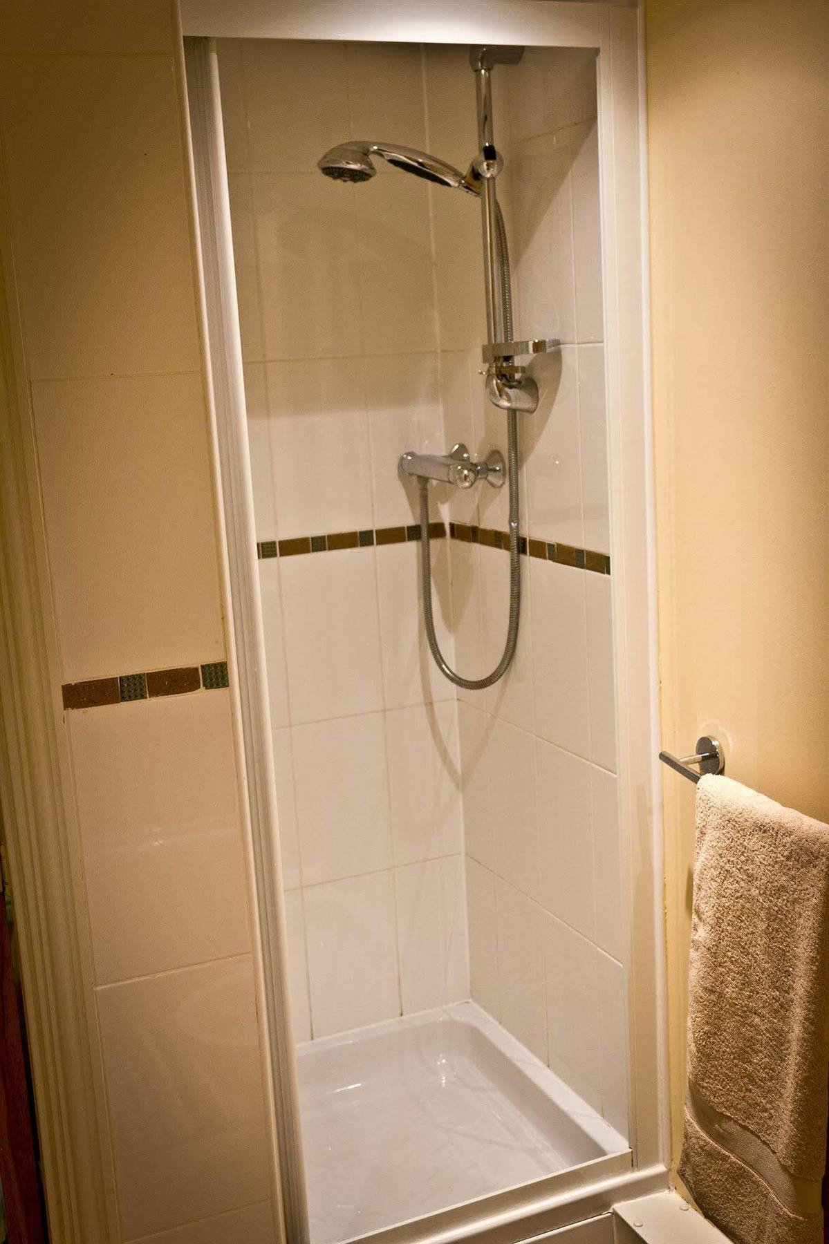 The Lindley Suite - Simple2Let Serviced Apartments Huddersfield Exterior foto