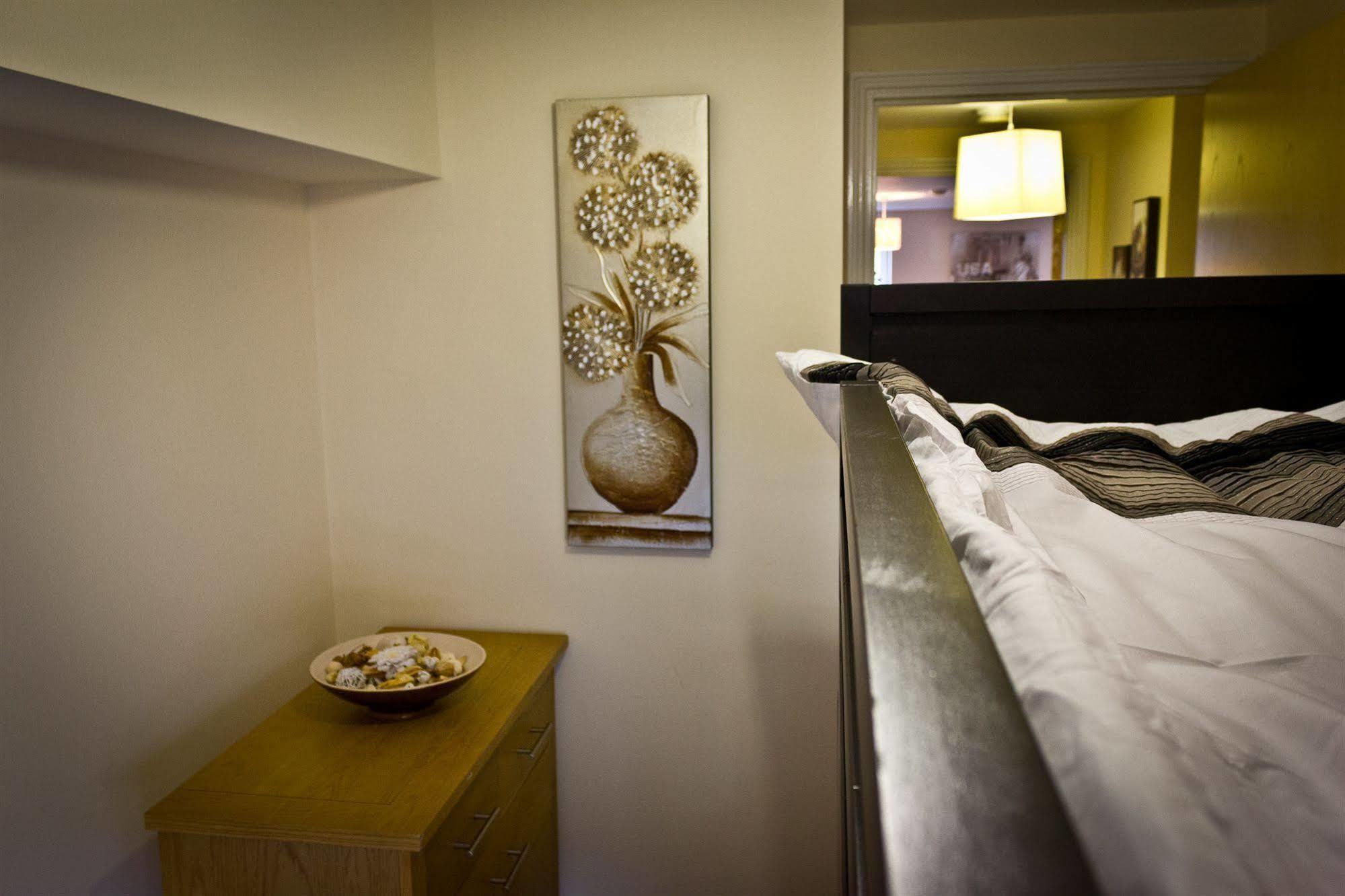 The Lindley Suite - Simple2Let Serviced Apartments Huddersfield Exterior foto