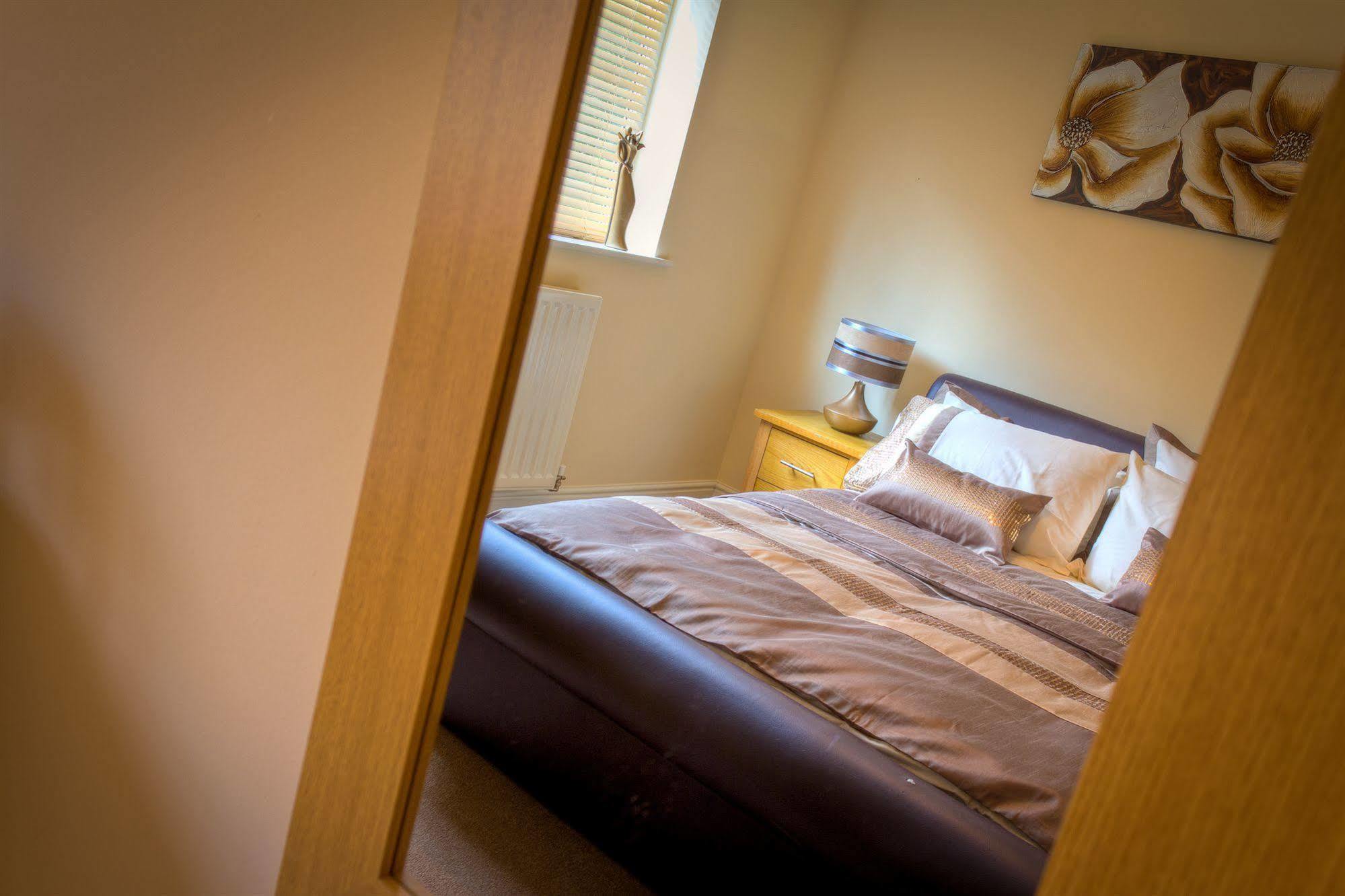 The Lindley Suite - Simple2Let Serviced Apartments Huddersfield Exterior foto