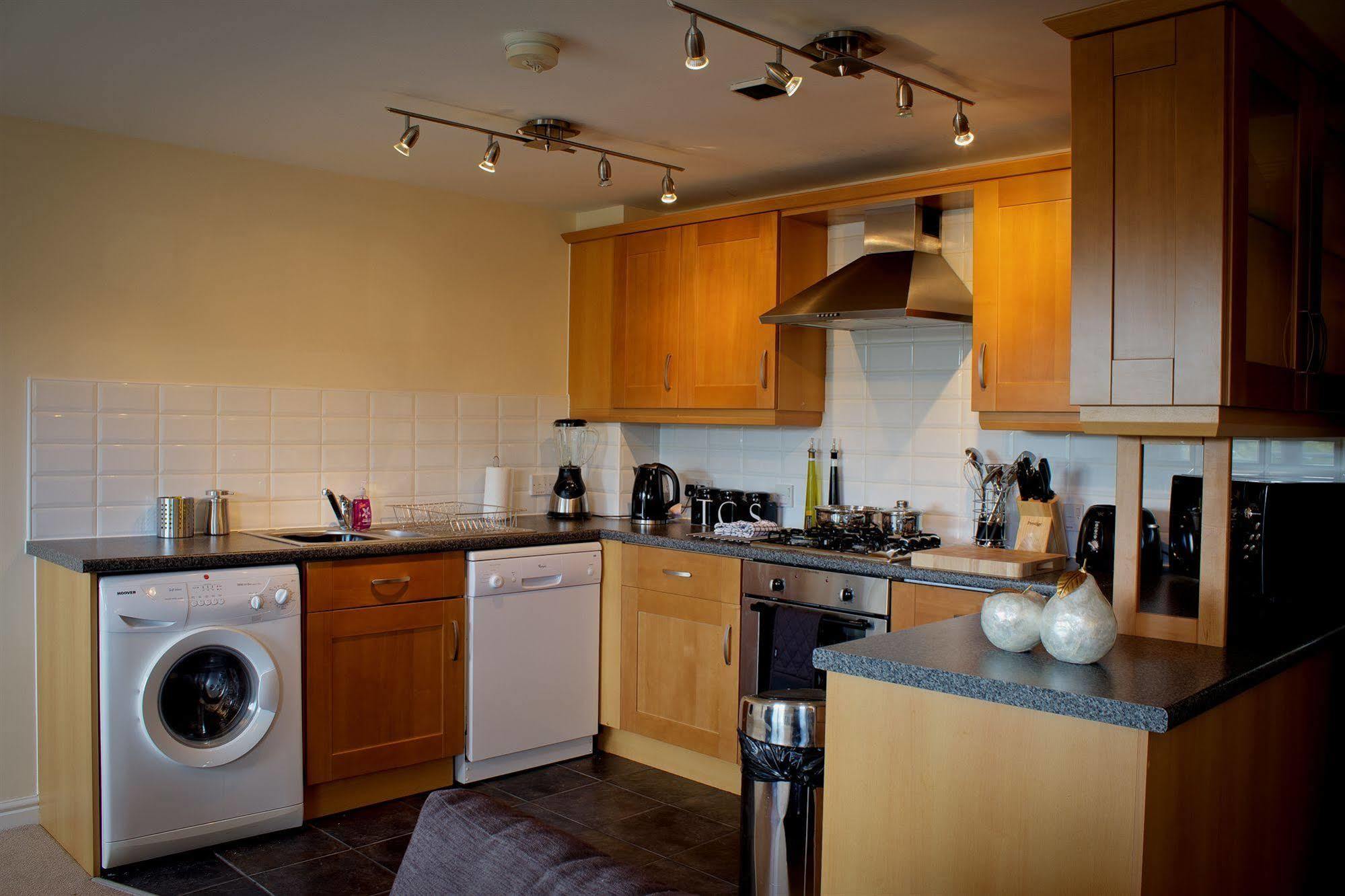 The Lindley Suite - Simple2Let Serviced Apartments Huddersfield Exterior foto